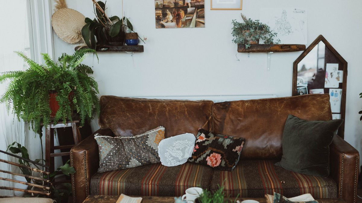 How to style a small kitchen without clutter